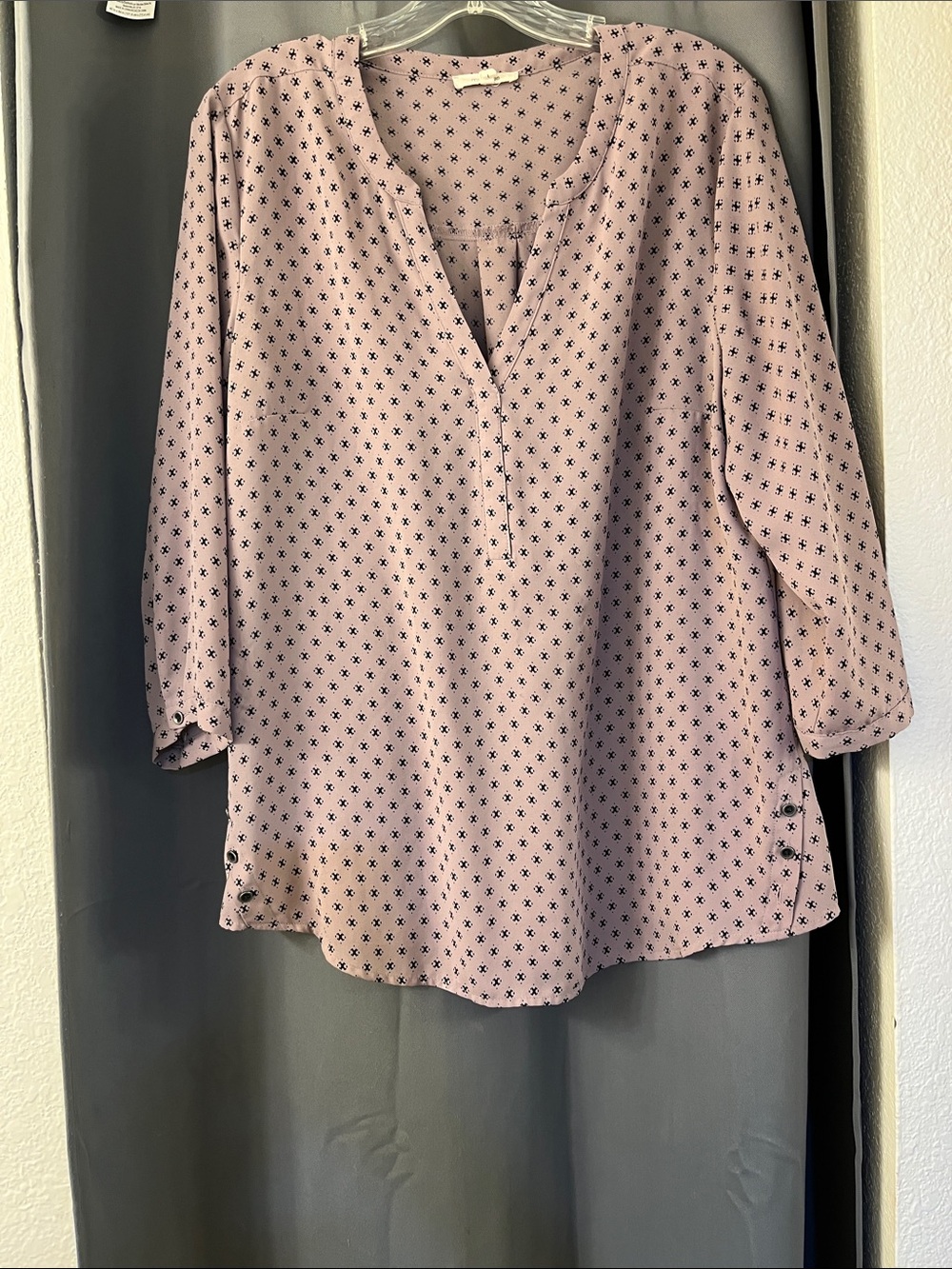 Maurices Dusty Pink Printed Split V-Neck Blouse